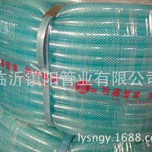 男子边走边低头看手机 误入叉车盲区惨遭碾压 网友：这就是拿命在玩