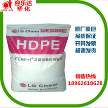 为出海零跑另辟蹊径！整车固定金属托架再用普通货船运输