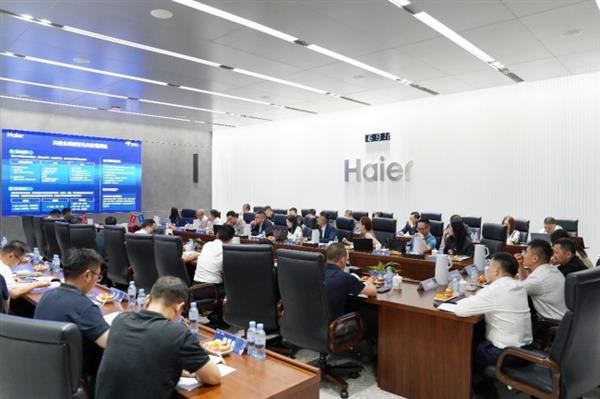 小米汽车新活动:带爸妈体验澎程 限量领取一体式门环启瓶器